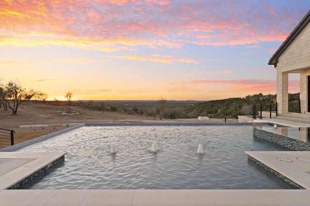 1562 Canyon Crossing View, Dripping Springs, TX 78620