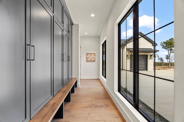 1562 Canyon Crossing View, Dripping Springs, TX 78620