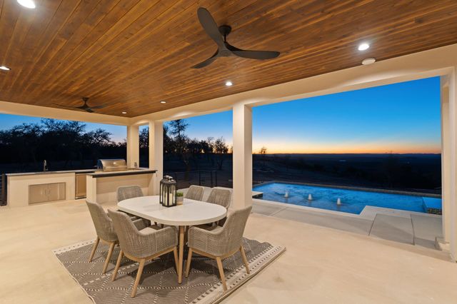 1562 Canyon Crossing View, Dripping Springs, TX 78620