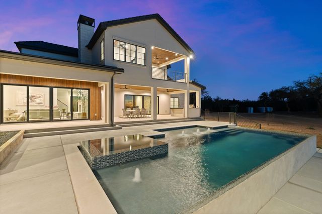 1562 Canyon Crossing View, Dripping Springs, TX 78620