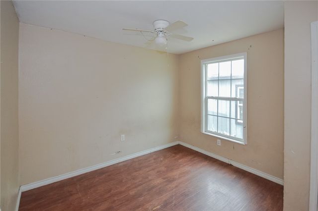 608 S 10th St, Aransas Pass, TX 78336
