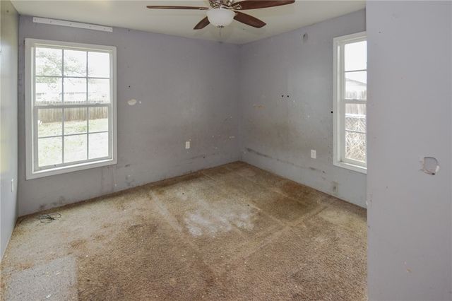 608 S 10th St, Aransas Pass, TX 78336
