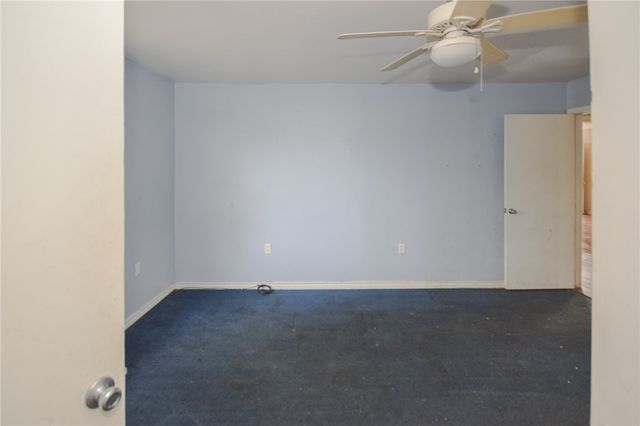 608 S 10th St, Aransas Pass, TX 78336