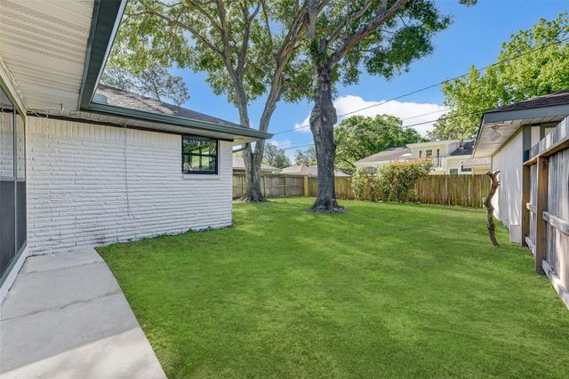 5655 Wigton Drive, Houston, TX 77096