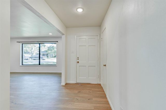 5655 Wigton Drive, Houston, TX 77096