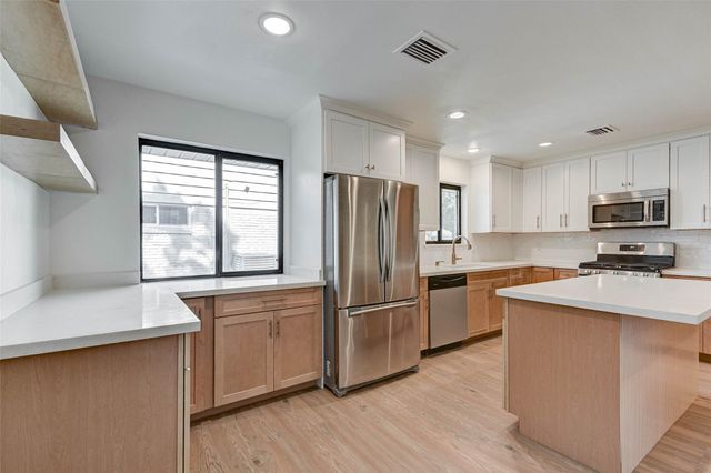5655 Wigton Drive, Houston, TX 77096
