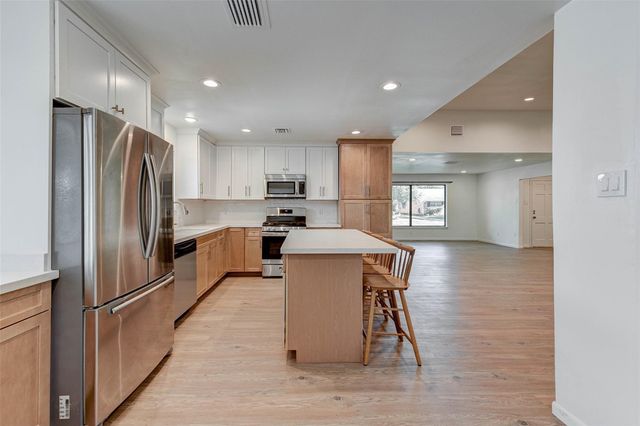 5655 Wigton Drive, Houston, TX 77096