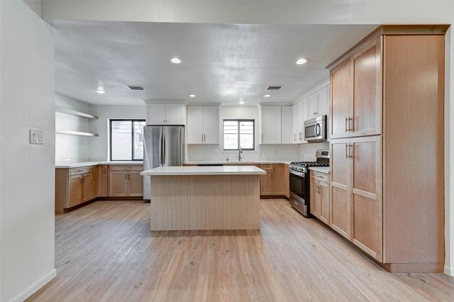 5655 Wigton Drive, Houston, TX 77096