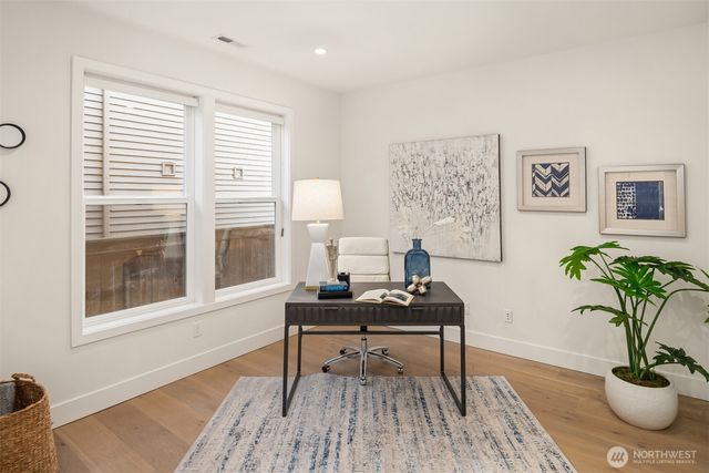 720 20th Avenue W, Kirkland, WA 98033