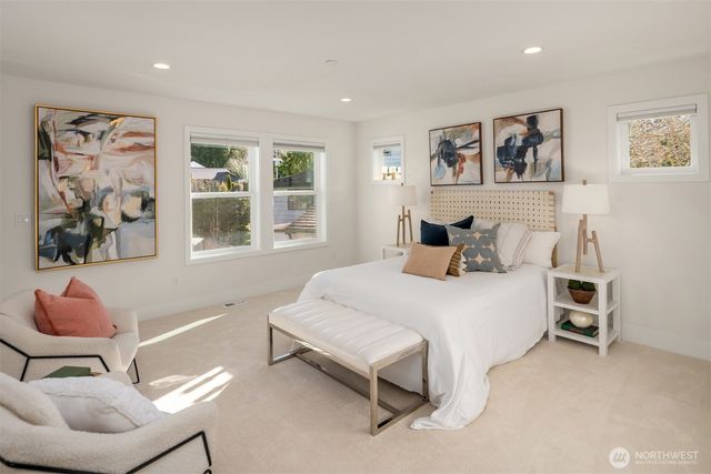 720 20th Avenue W, Kirkland, WA 98033