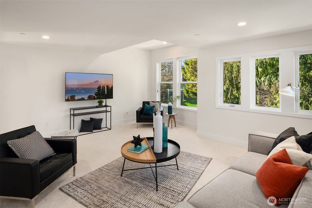 720 20th Avenue W, Kirkland, WA 98033