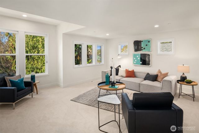 720 20th Avenue W, Kirkland, WA 98033