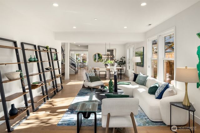 720 20th Avenue W, Kirkland, WA 98033