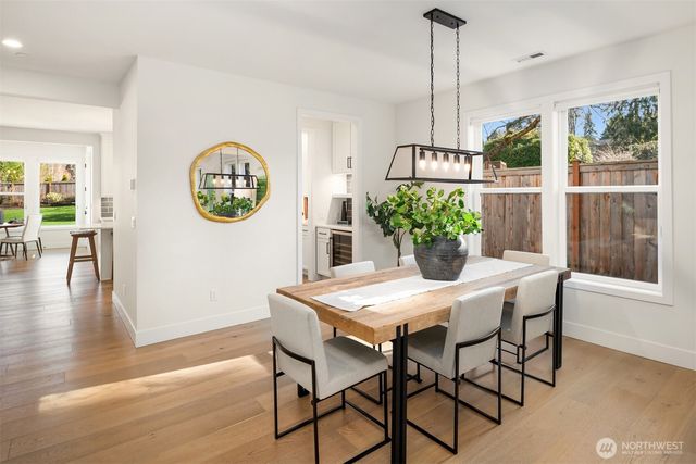 720 20th Avenue W, Kirkland, WA 98033