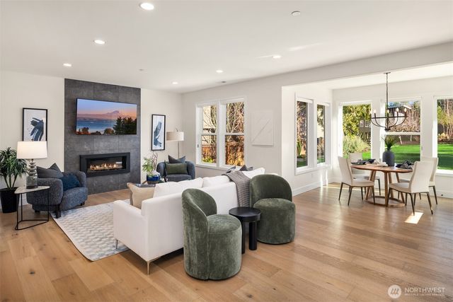 720 20th Avenue W, Kirkland, WA 98033