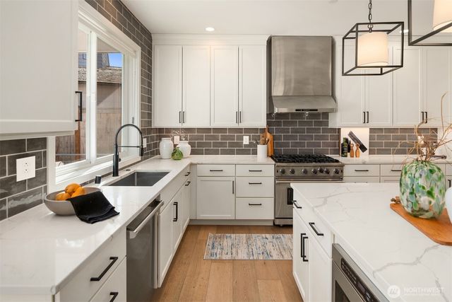 720 20th Avenue W, Kirkland, WA 98033