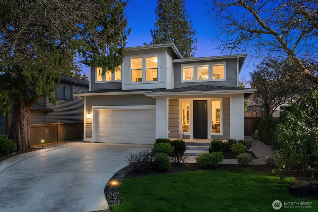720 20th Avenue W, Kirkland, WA 98033
