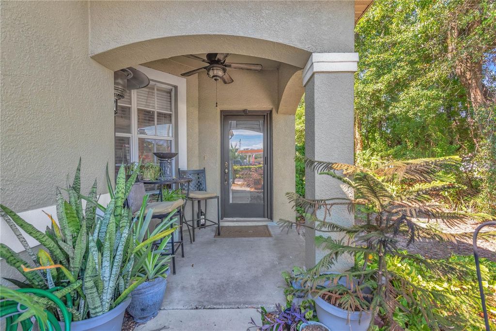 Image 2 of property listing at 8805 CASABLANCA WAY, Tampa, FL 33626