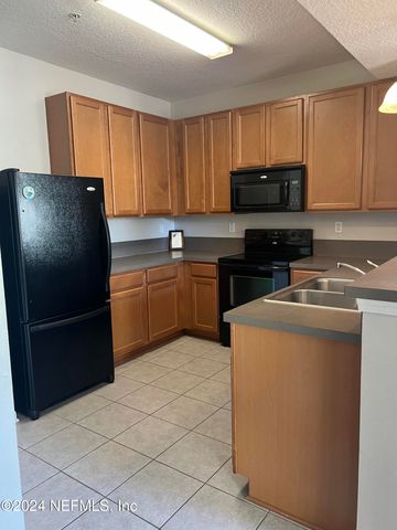 575 OAKLEAF PLANTATION Parkway, 808, Orange Park, FL 32065