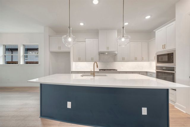 2085 Emerald Grove Drive, Arlington, TX 76005
