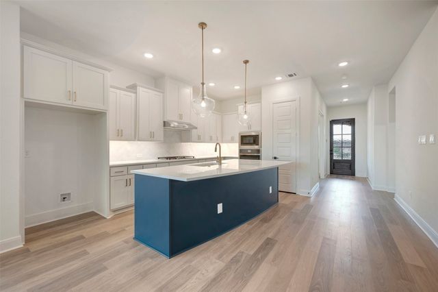 2085 Emerald Grove Drive, Arlington, TX 76005