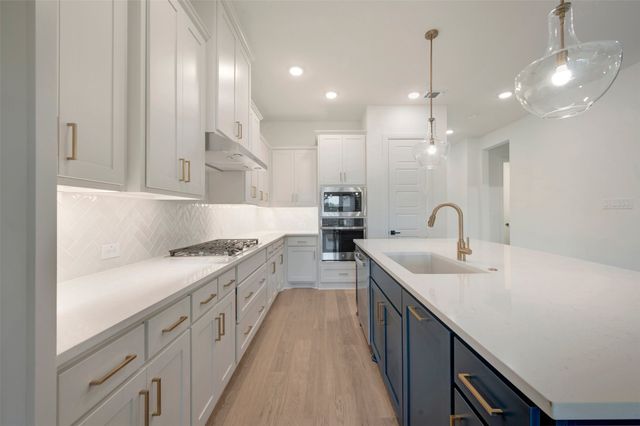 2085 Emerald Grove Drive, Arlington, TX 76005
