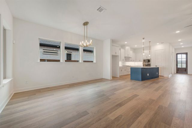 2085 Emerald Grove Drive, Arlington, TX 76005