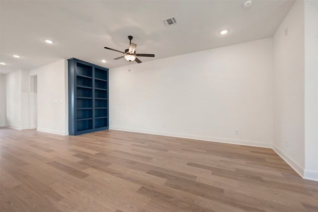 2085 Emerald Grove Drive, Arlington, TX 76005