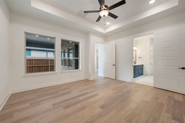 2085 Emerald Grove Drive, Arlington, TX 76005