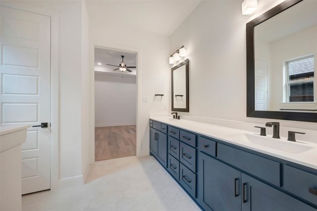 2085 Emerald Grove Drive, Arlington, TX 76005