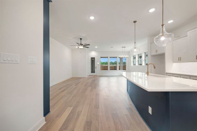 2085 Emerald Grove Drive, Arlington, TX 76005