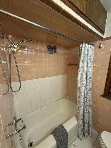 3624 E College AVENUE, Cudahy, WI 53110