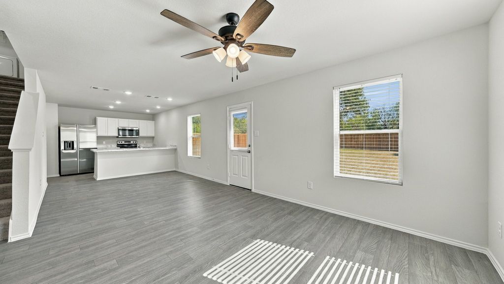 832 Eagles Nest Drive, Cleburne, TX 76031 — photo 2
