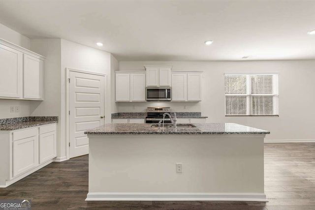 146 Oakchase Park Lane, Hampton, GA 30228