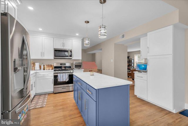 6 ADAM LN, Voorhees, NJ 08043