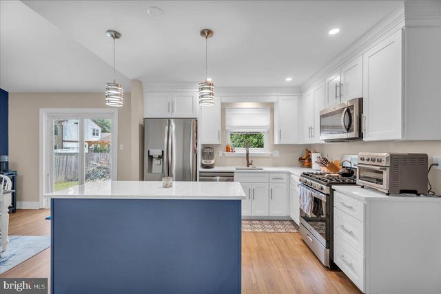 6 ADAM LN, Voorhees, NJ 08043