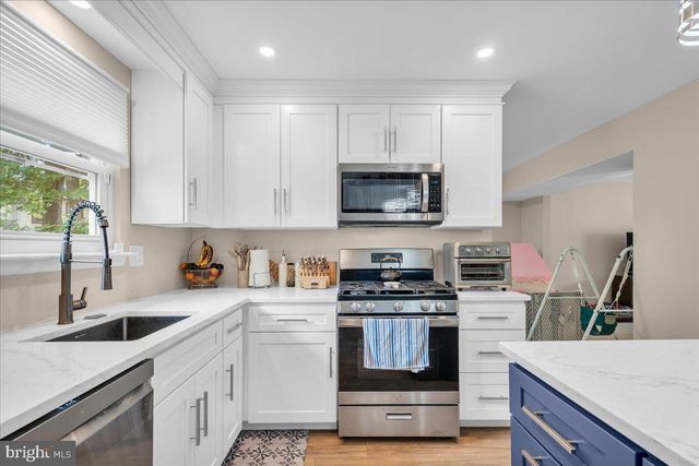6 ADAM LN, Voorhees, NJ 08043