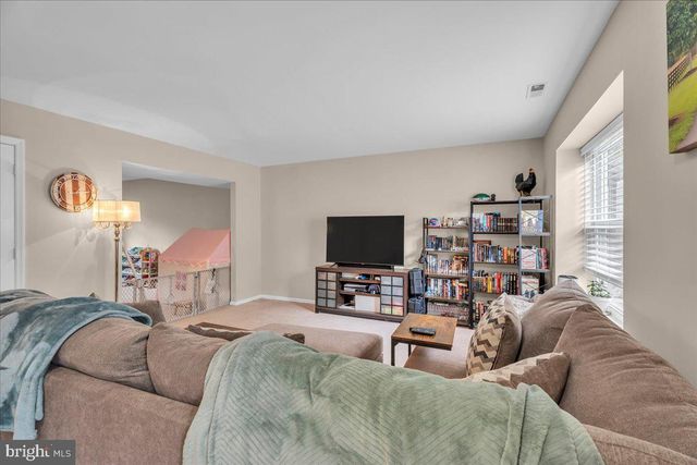 6 ADAM LN, Voorhees, NJ 08043