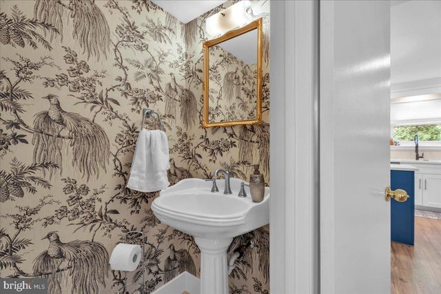6 ADAM LN, Voorhees, NJ 08043