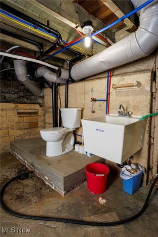 2100 Main Street, Winesburg, OH 44690