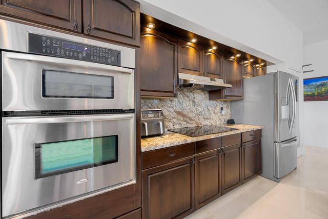 8738 Marlamoor Lane, Palm Beach Gardens, FL 33412