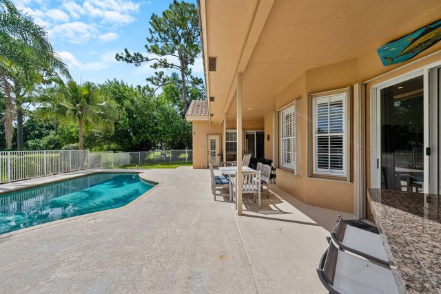 8738 Marlamoor Lane, Palm Beach Gardens, FL 33412