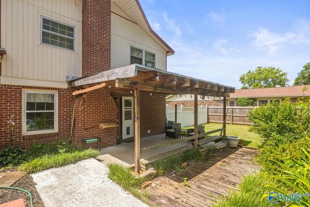 2103 Bideford Drive SW, Huntsville, AL 35803