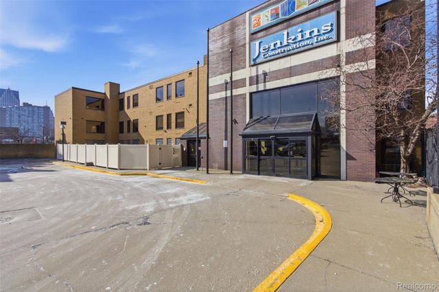 985 E Jefferson 100, Detroit, MI 48207