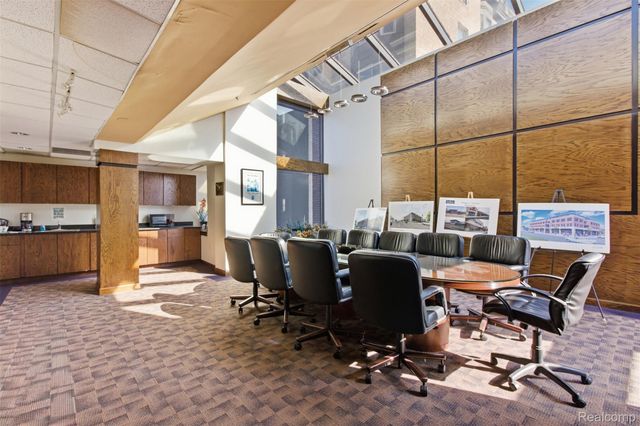 985 E Jefferson 100, Detroit, MI 48207