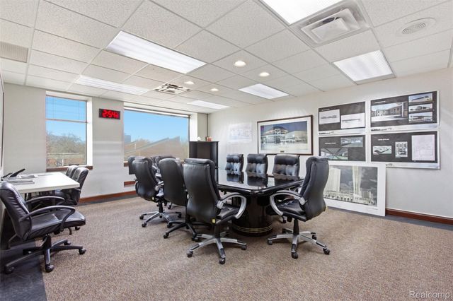 985 E Jefferson 100, Detroit, MI 48207