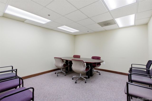 985 E Jefferson 100, Detroit, MI 48207