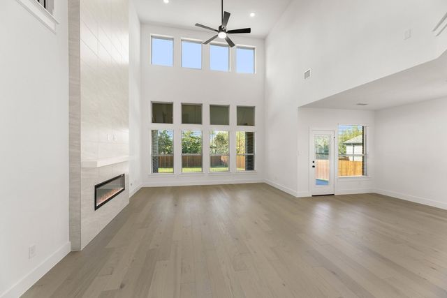 721 S Hidden Lakes Drive, Desoto, TX 75115