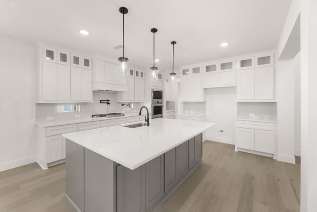 721 S Hidden Lakes Drive, Desoto, TX 75115