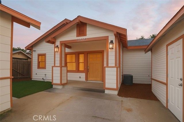 1350 E 8th, Long Beach, CA 90813